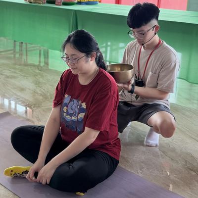 頌缽陪伴夥伴的日常